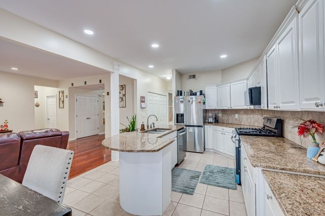 8 Mcbride Way, Bridgewater Twp., NJ 08807