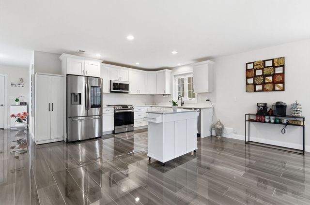 1295 Main St, Reading, MA 01867