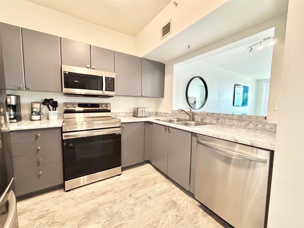 3020 NE 32nd Ave 610, Fort Lauderdale, FL 33308