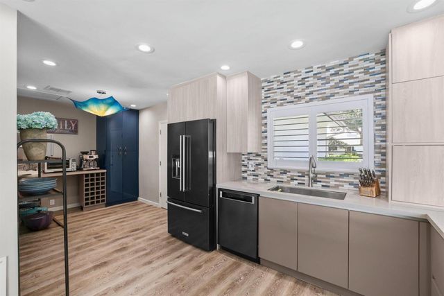 4021 NE 27th Terrace, Lighthouse Point, FL 33064