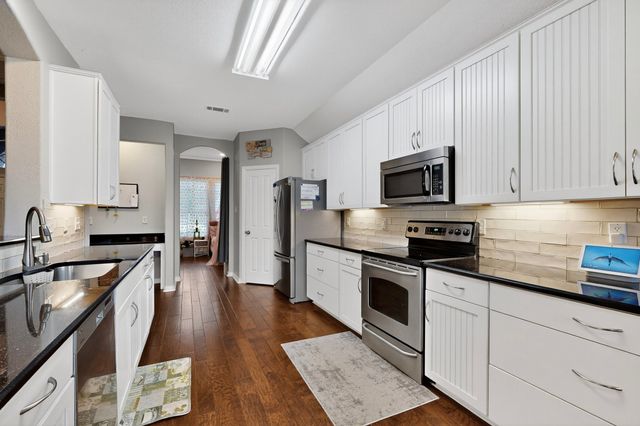 222 Brook Meadow Court, Midlothian, TX 76065