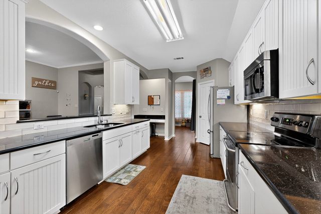 222 Brook Meadow Court, Midlothian, TX 76065