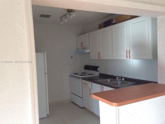 1480 NW 51st St, Miami, FL 33142