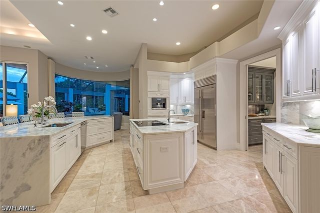 2701 BUCKTHORN WAY, Naples, FL 34105