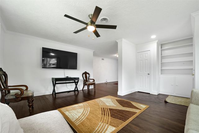 4713 Kinglet Street, Houston, TX 77035