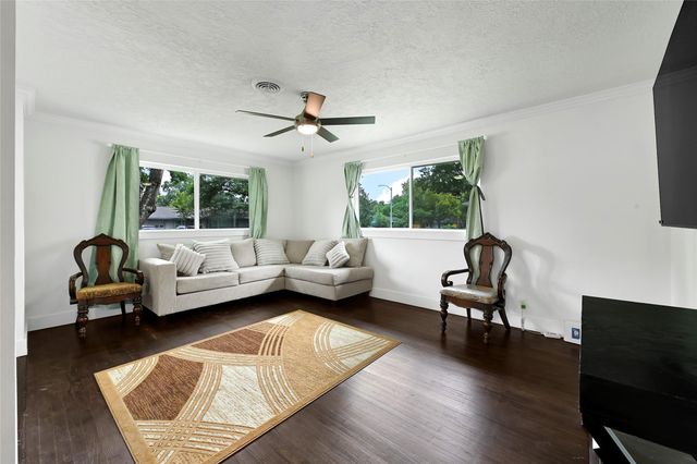 4713 Kinglet Street, Houston, TX 77035