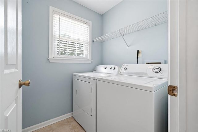 884 Daimler DR, Virginia Beach, VA 23454