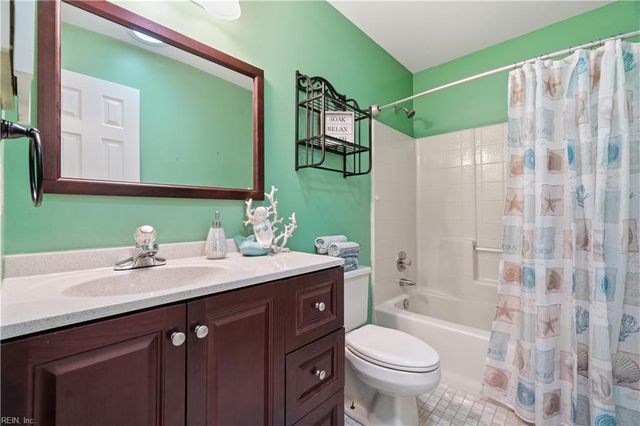 884 Daimler DR, Virginia Beach, VA 23454