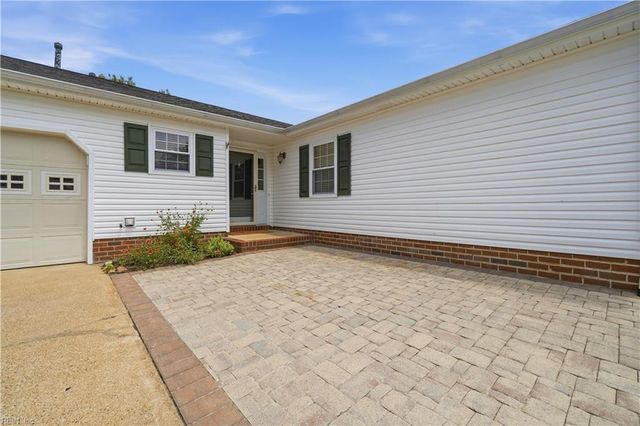 884 Daimler DR, Virginia Beach, VA 23454