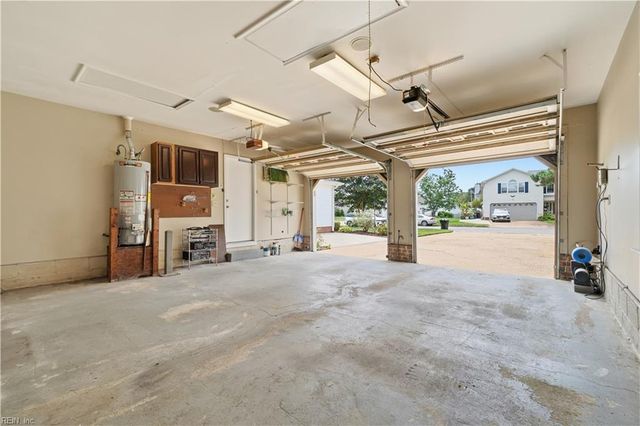 884 Daimler DR, Virginia Beach, VA 23454