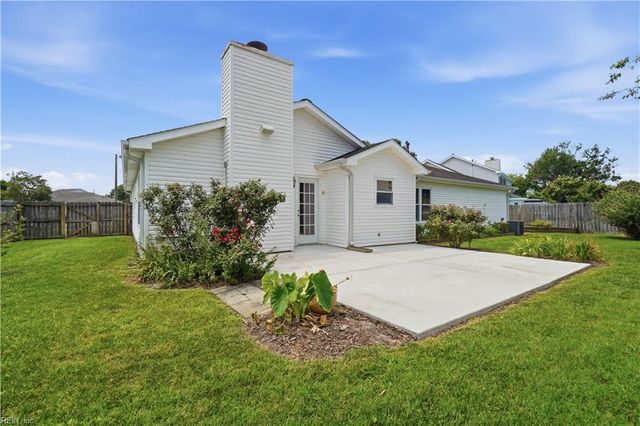 884 Daimler DR, Virginia Beach, VA 23454