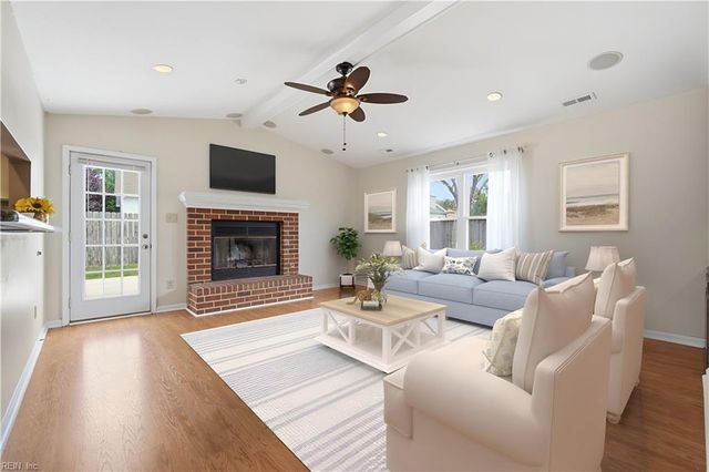 884 Daimler DR, Virginia Beach, VA 23454
