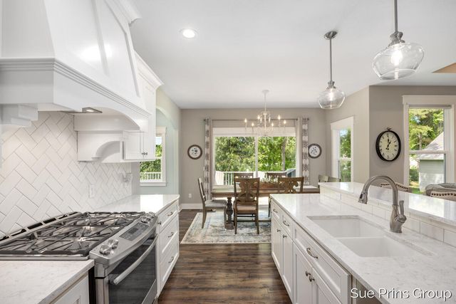 8429 Pinecroft Court, Hudsonville, MI 49426