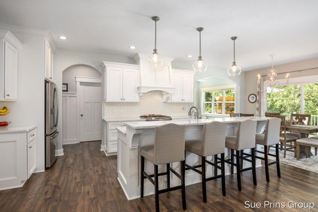 8429 Pinecroft Court, Hudsonville, MI 49426