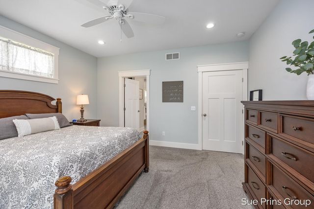 8429 Pinecroft Court, Hudsonville, MI 49426