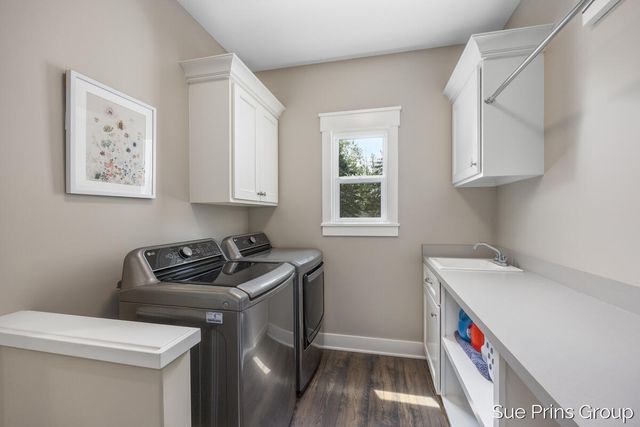 8429 Pinecroft Court, Hudsonville, MI 49426