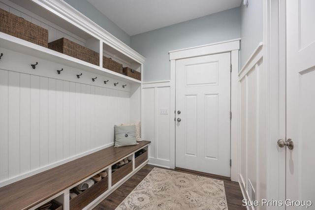 8429 Pinecroft Court, Hudsonville, MI 49426