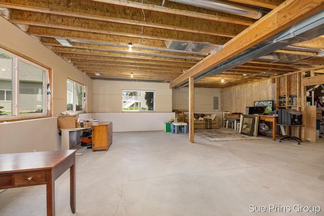 8429 Pinecroft Court, Hudsonville, MI 49426