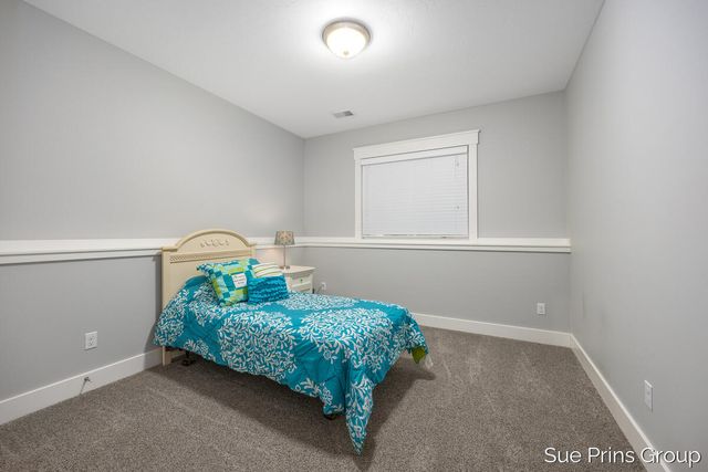 8429 Pinecroft Court, Hudsonville, MI 49426