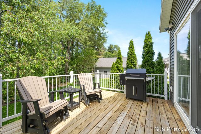 8429 Pinecroft Court, Hudsonville, MI 49426