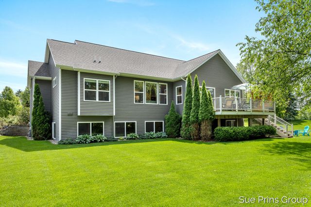 8429 Pinecroft Court, Hudsonville, MI 49426