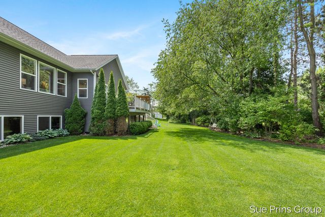 8429 Pinecroft Court, Hudsonville, MI 49426