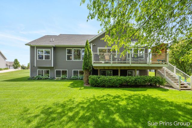 8429 Pinecroft Court, Hudsonville, MI 49426