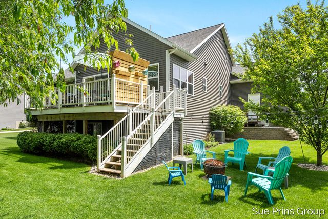 8429 Pinecroft Court, Hudsonville, MI 49426