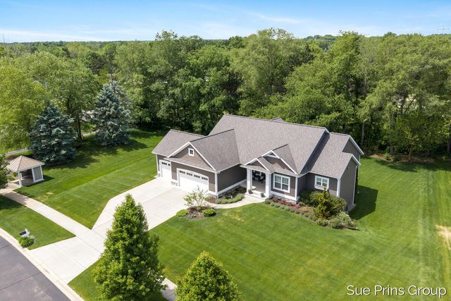 8429 Pinecroft Court, Hudsonville, MI 49426