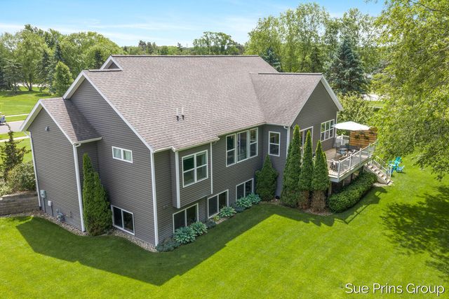 8429 Pinecroft Court, Hudsonville, MI 49426