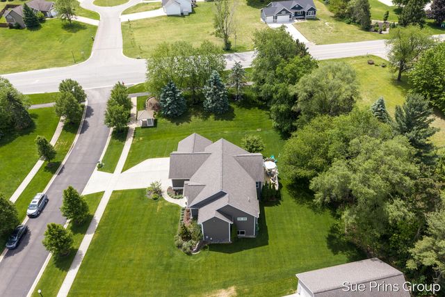 8429 Pinecroft Court, Hudsonville, MI 49426