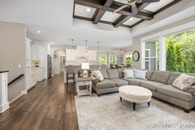 8429 Pinecroft Court, Hudsonville, MI 49426