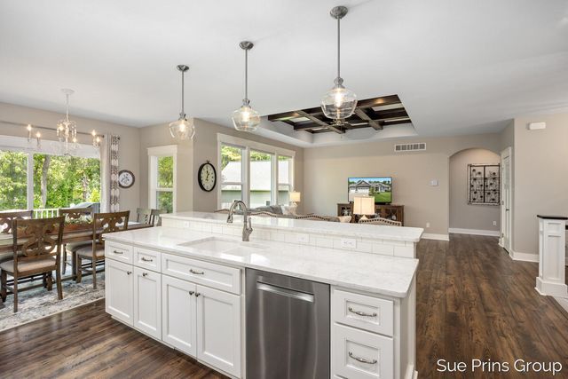8429 Pinecroft Court, Hudsonville, MI 49426