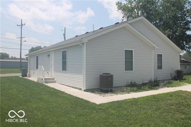 821 E 10th Street, Seymour, IN 47274