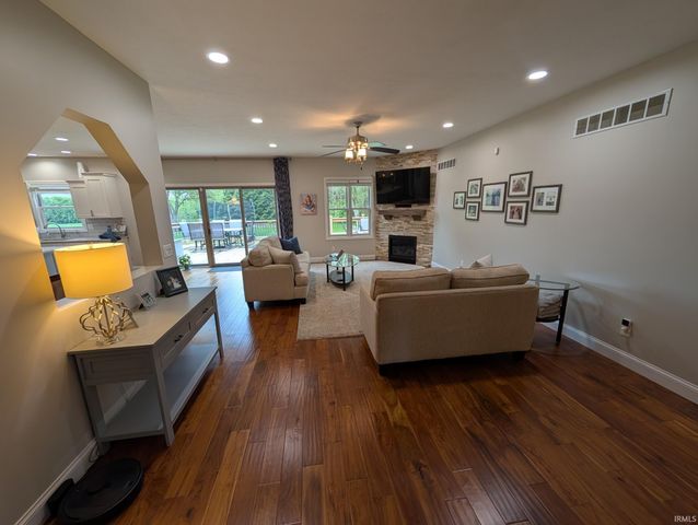 53724 Songbird Way, Bristol, IN 46507