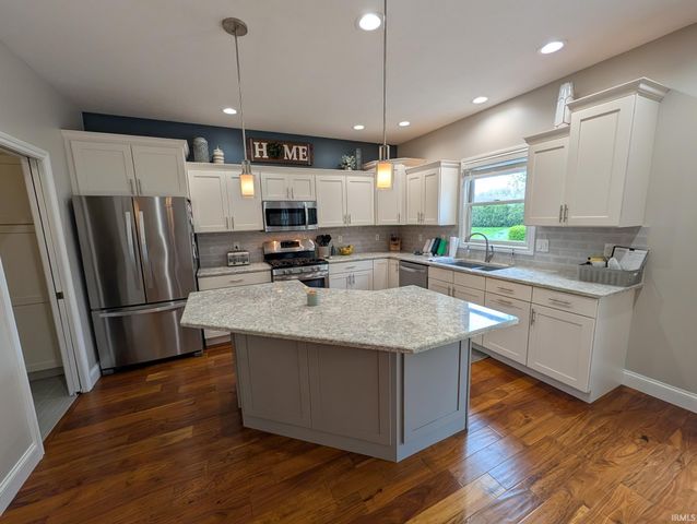 53724 Songbird Way, Bristol, IN 46507