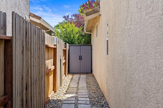 208 Airo Ct, Lincoln, CA 95648