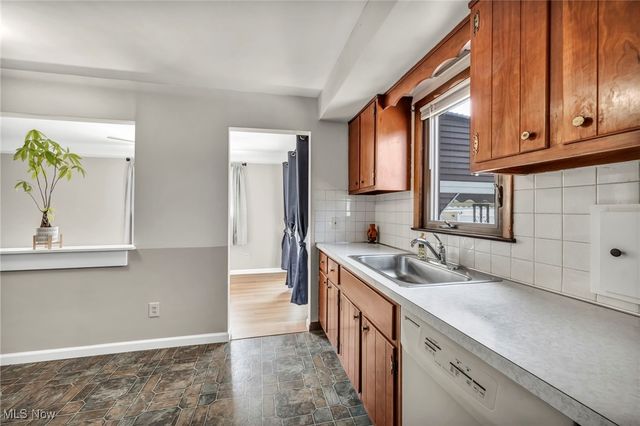 15708 Rowena Avenue, Maple Heights, OH 44137