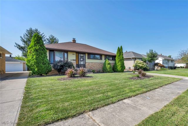 15708 Rowena Avenue, Maple Heights, OH 44137