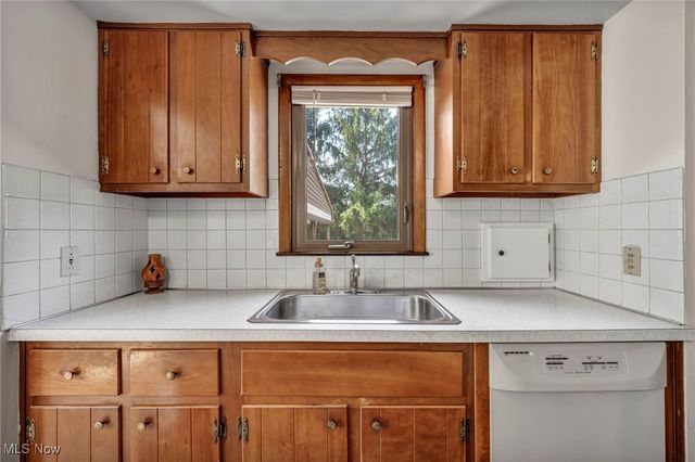 15708 Rowena Avenue, Maple Heights, OH 44137