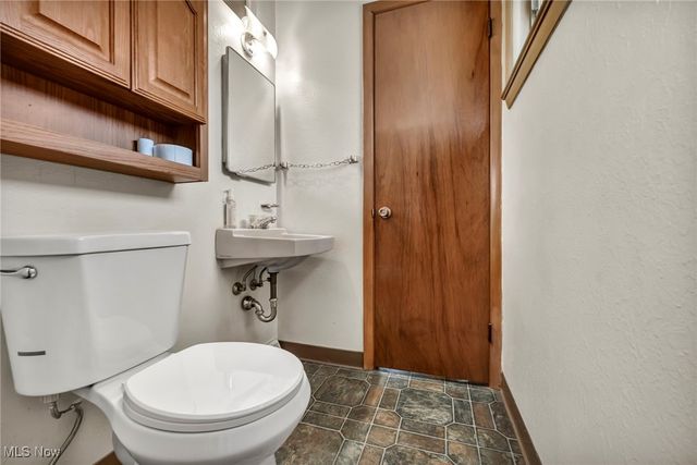 15708 Rowena Avenue, Maple Heights, OH 44137