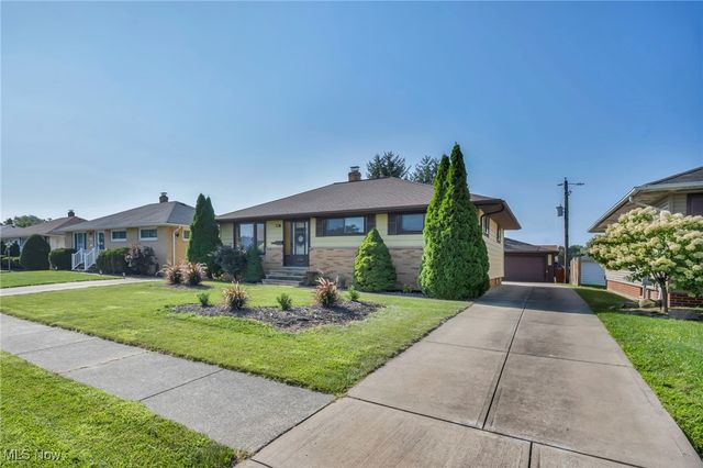 15708 Rowena Avenue, Maple Heights, OH 44137