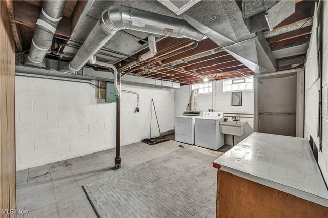 15708 Rowena Avenue, Maple Heights, OH 44137