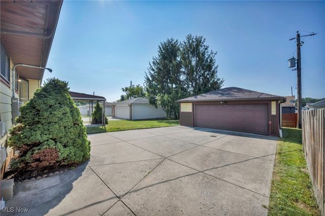 15708 Rowena Avenue, Maple Heights, OH 44137