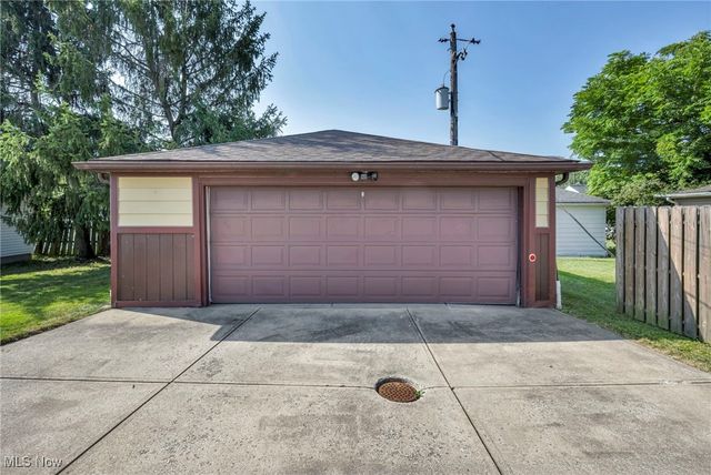 15708 Rowena Avenue, Maple Heights, OH 44137