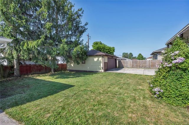 15708 Rowena Avenue, Maple Heights, OH 44137