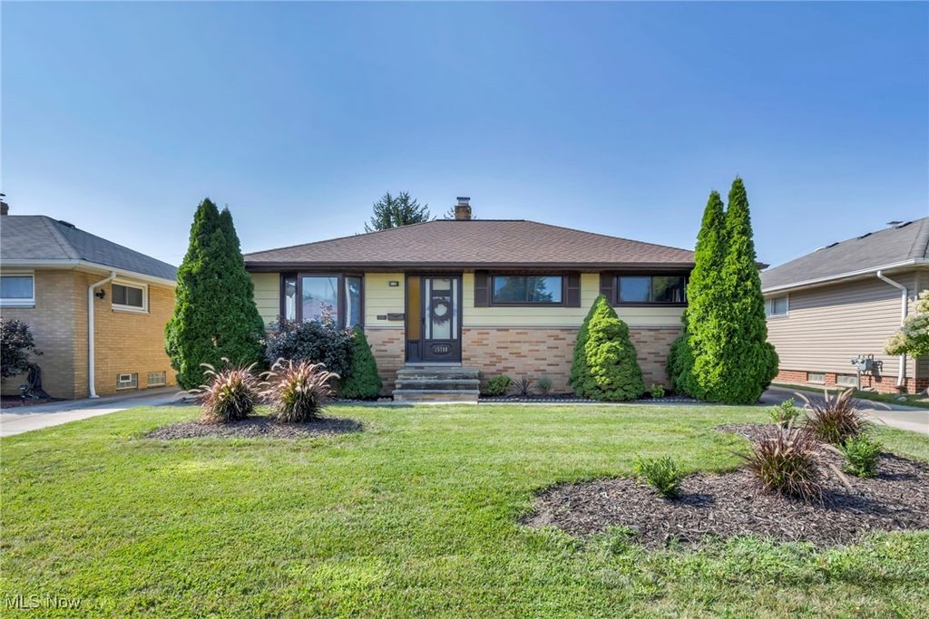 15708 Rowena Avenue, Maple Heights, OH 44137