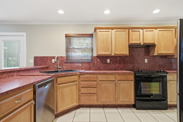 417 NW Sherry Circle, Fort Walton Beach, FL 32548
