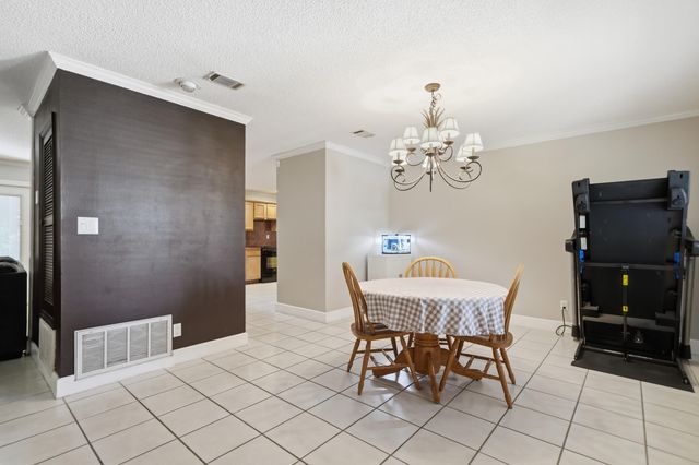 417 NW Sherry Circle, Fort Walton Beach, FL 32548