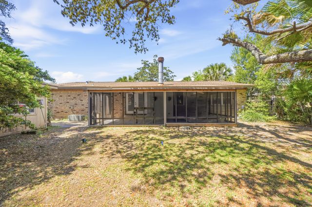 417 NW Sherry Circle, Fort Walton Beach, FL 32548